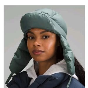 Lululemon Wunder Puff Trapper Hat Unisex Sz M/L Green Down Fill Adjustable
